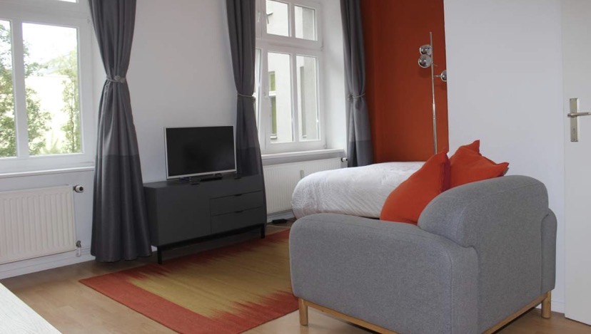 A studio room in Berlin, all utilities inclusive — Bild 1